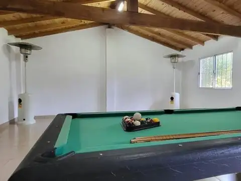 Casa 8 ambientes con 3 baños