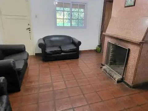 Casa en Venta con 3 cocheras