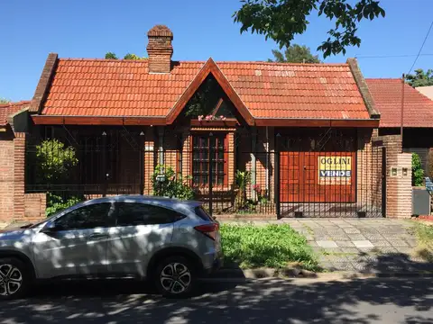 NUEVO VALOR  CHALET MODERNO 3 AMBIENTES DESARROLADO TODO EN  PLANTA BAJA ,  SOBRE UN LOTE DE 10 X 30