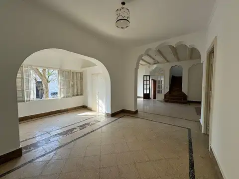 CASA GRANDE EN ZONA CENTRICA - IDEAL OFICINAS - MERCEDES (B)