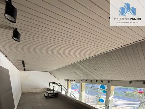 Local en Venta 60 años