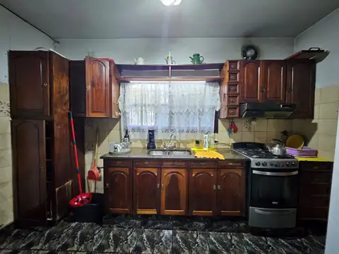 VENTA CASA 4 AMB - MORON- APTO CREDITO