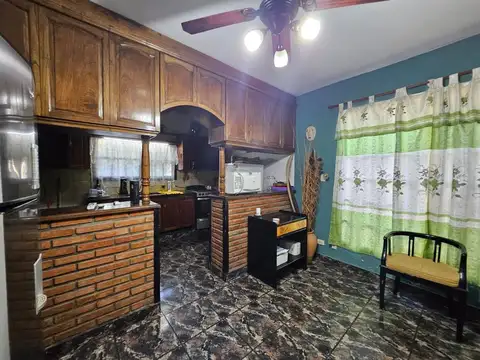 VENTA CASA 4 AMB - MORON- APTO CREDITO