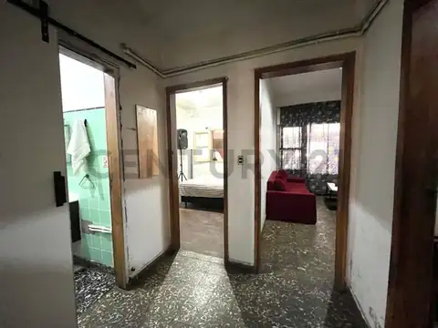 Venta Casa 3 ambientes con patio y parrilla en Moron