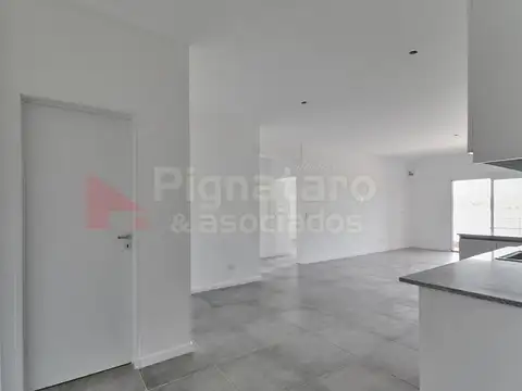 Departamento en Alquiler en Presidente Derqui, $ 900.000