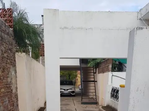 Casa en Venta con 4 cocheras