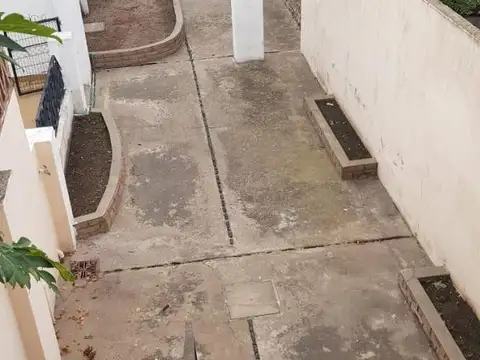 Casa en Venta con 4 cocheras