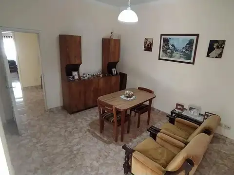 Casa en Venta en Castelar, USD 128.000