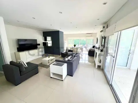 VENTA CASA LA CESARINA 4 AMBIENTES APTO CREDITO