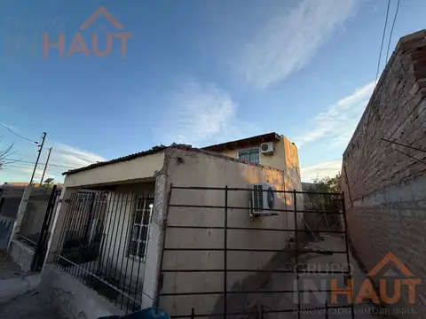 Casa 6 ambientes con 2 baños