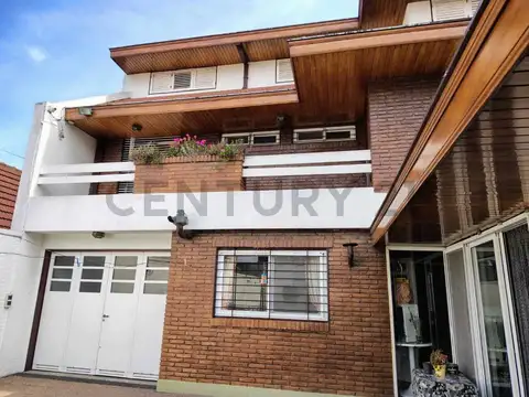 Venta Casa 5 Dormitorios Quilmes Jardín Pileta Quincho Garage