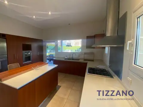 Casa en Alquiler al Este