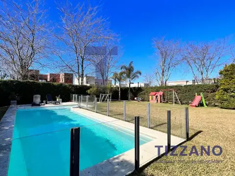 Casa 5 ambientes con 4 baños