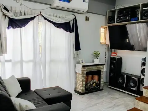 Depto Tipo Casa en Venta 12 años