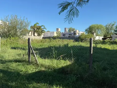 Terreno en Venta en Nuevo URCA, USD 105.000