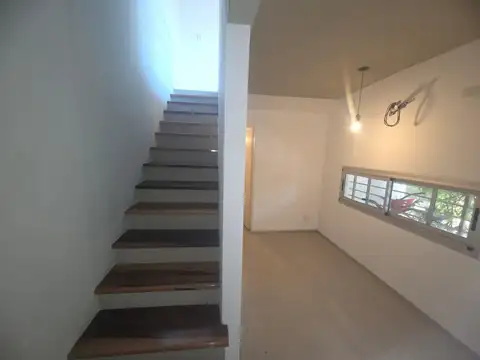Depto Tipo Casa en Venta con 1 cocheras