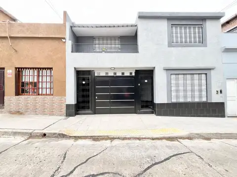 Departamento tipo casa en alquiler. Nueva Pompeya.