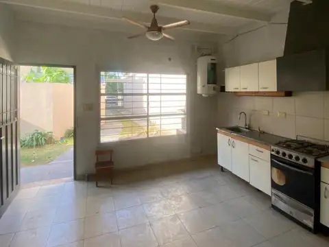 Depto Tipo Casa en Alquiler con 2 cocheras