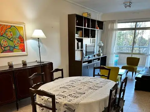 12 de octubre 731 , Piso 2º