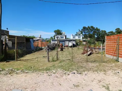 Casa en construcción  en City Bell, con lote de 10x30