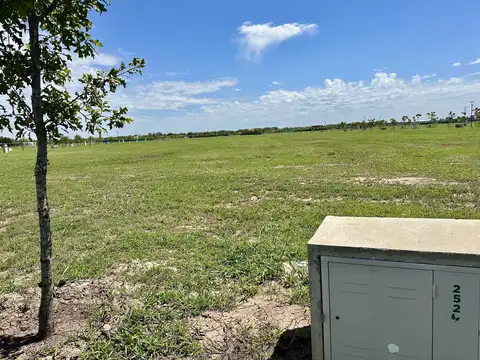 Terreno Barrio Vida Lagoon. Lote 252. 711 m2