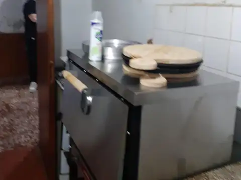 Casa 3 ambientes con 2 baños