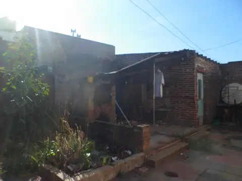 MORÓN SUR - CASA AMERICANA - 3 AMBIENTES C/2 LOCALES UNIFICABLES-ESPACIO AEREO PROPIO