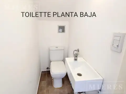 Casa 5 ambientes con 2 baños
