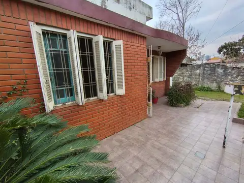 VENTA CASA Lote 220m Jardín - OPORTUNIDAD  MERLO