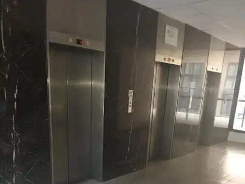 San Martin e/ Mitre y Juan Domingo Perón