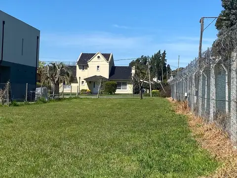 Amplio lote en Pilar listo para construir