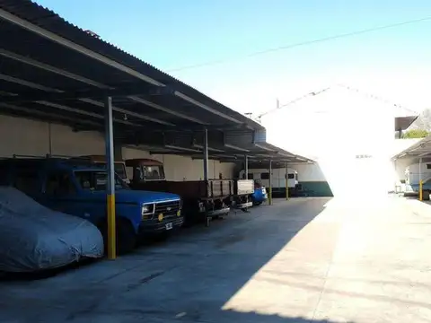 COCHERA CON RENTA PARA 27 AUTOS