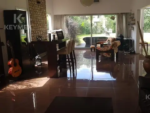 Casa 7 ambientes con 3 baños