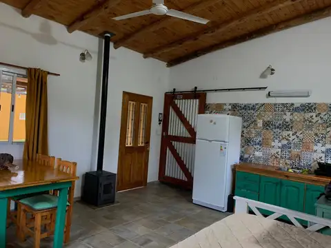 2 cabañas en COLON ENTRE RIOS   con pileta,,galpon lote 800 mts. 8mkm del centro