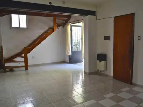 Casa en venta en Echesortu con local comercial