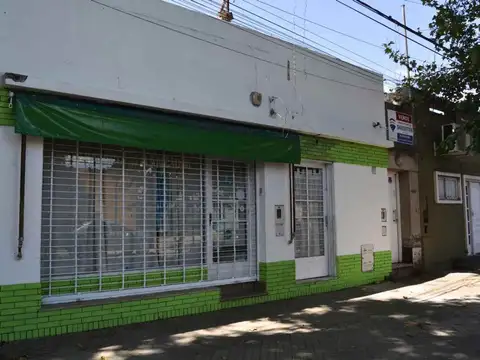 Casa en venta en Echesortu con local comercial