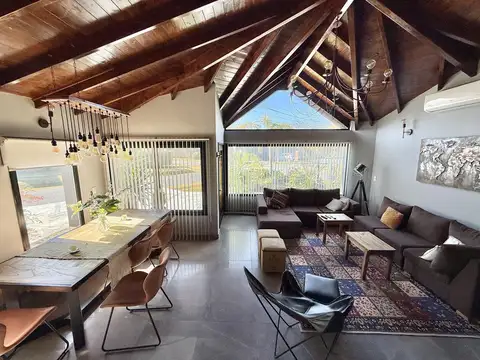 Casa 5 ambientes con 4 baños