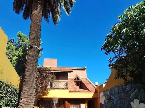 Casa  en Venta-  4 amb con parque y piscina - San Andres