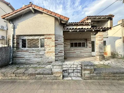 Chalet 4 ambientes en excelente ubicación.