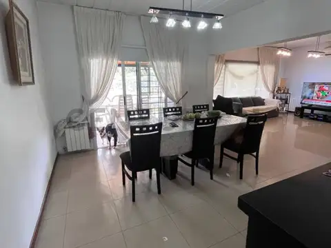 Casa en Venta en Garin, USD 200.000