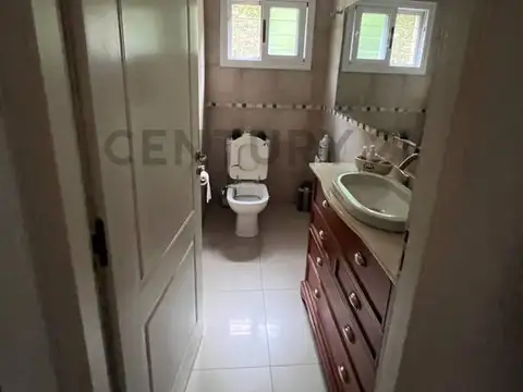 Pablo Lamberti 11301100, Piso 0