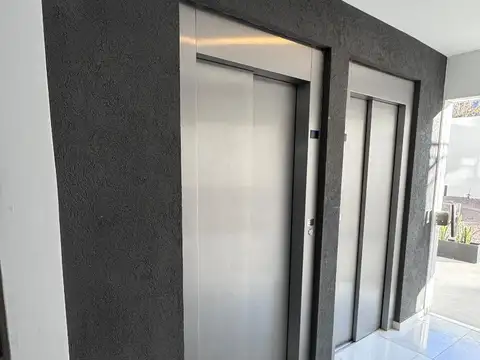 Departamento 2 ambientes seminuevo en alquiler