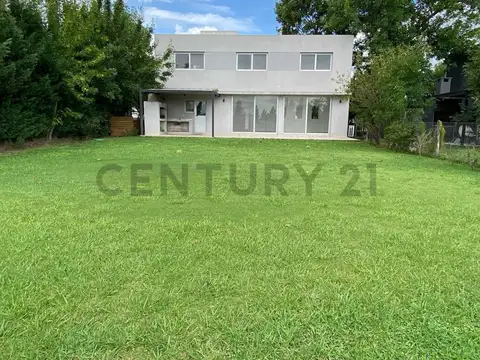 DESTACADA CASA EN SANTA GUADALUPE