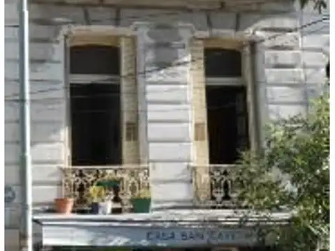 B. Quinquela Martin 1000 , Piso 1 y 2