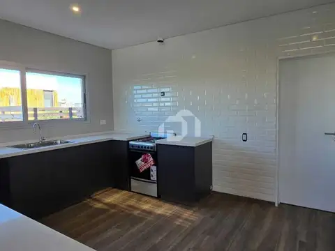 Casa 5 ambientes con 4 baños