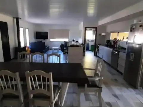 Casa en venta - 3 Dormitorios 2 Baños - San Clemente del Tuyú