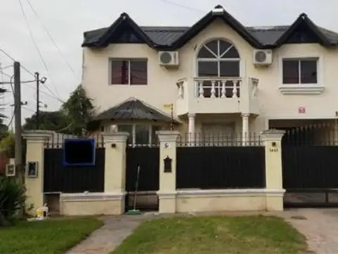 Venta de Casa 9 AMBIENTES, Moreno