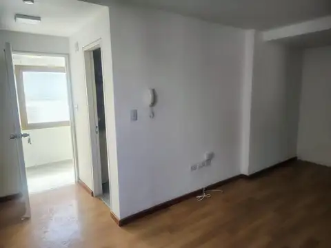 OFICINA DE 40 METROS SOBRE AVENIDA DE COLON