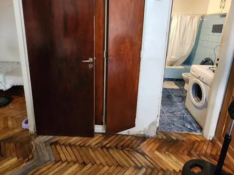 VENTA DEPARTAMENTO DOS AMBIENTES, LATERAL, EXCELENTE UBICACIÓN