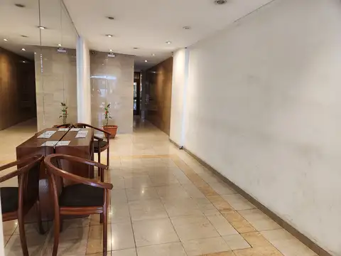 VENTA DEPARTAMENTO DOS AMBIENTES, LATERAL, EXCELENTE UBICACIÓN